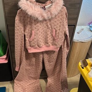 Cozy Pink Kids Pajama Set with Faux Fur Trim size M